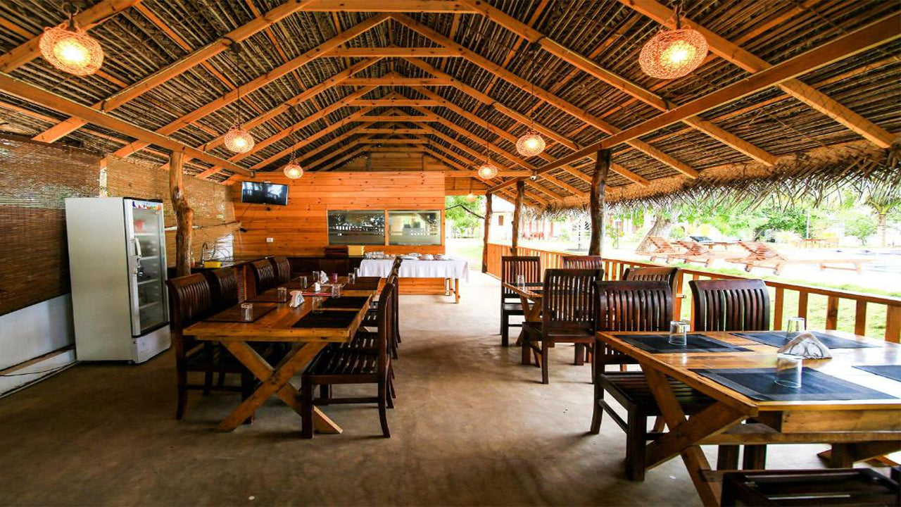 Bay Beach Hotel, Trincomalee