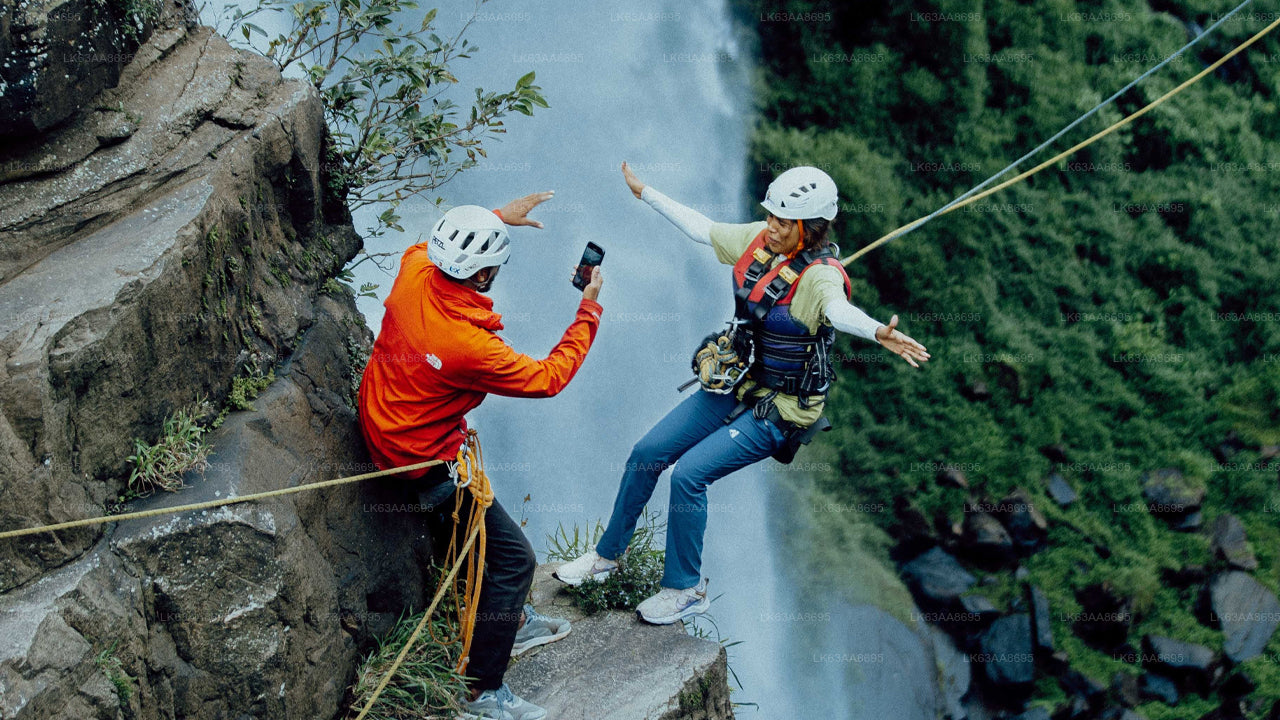 Lakshapana Waterfall Rope Jump from Maskeliya