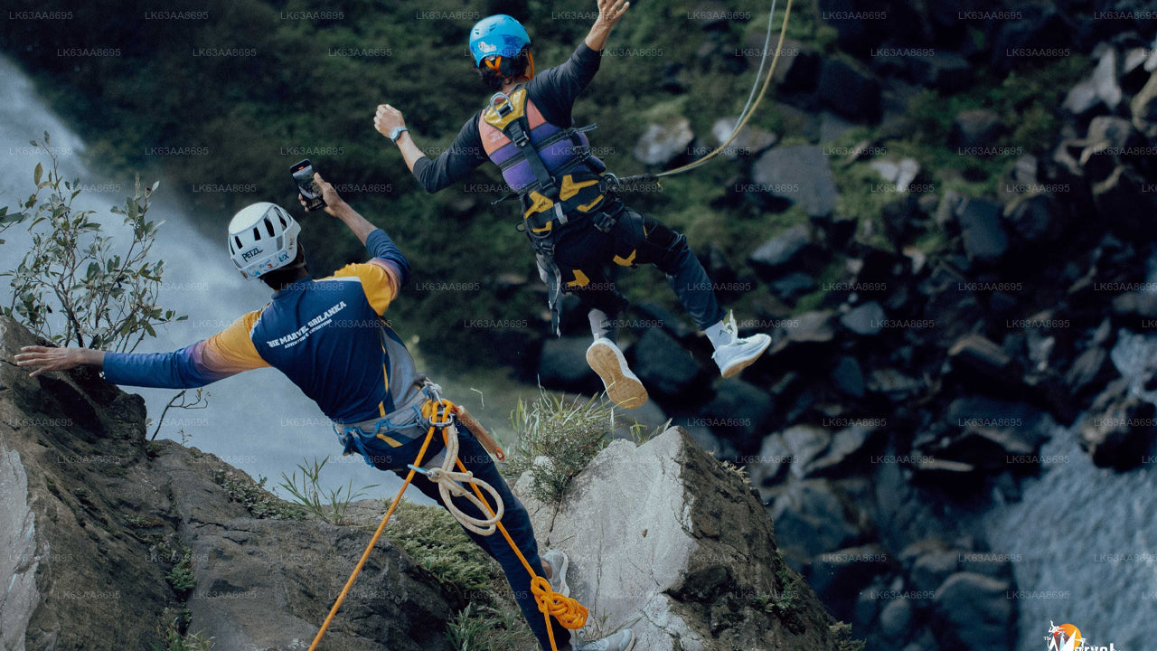 Lakshapana Waterfall Rope Jump from Maskeliya