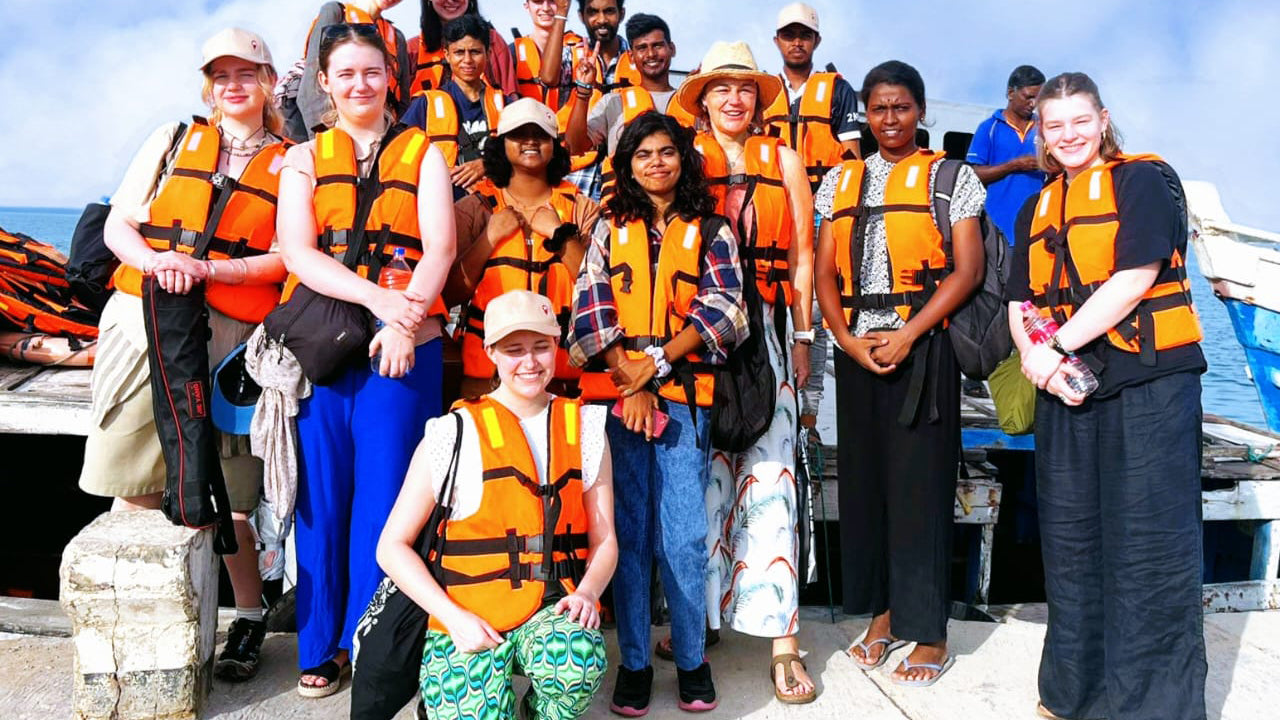 Explore Nainativu and Delft by Boat from Jaffna