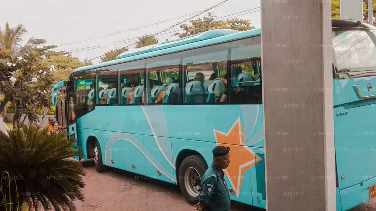 Transfer between Colombo Airport (CMB) and Elpitiya Walauwa, Gampola